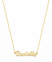  THE NAMEPLATE NECKLACE