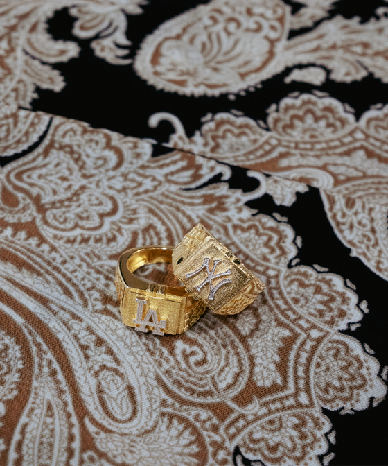 NY YANKEES ORNATE SIGNET RING