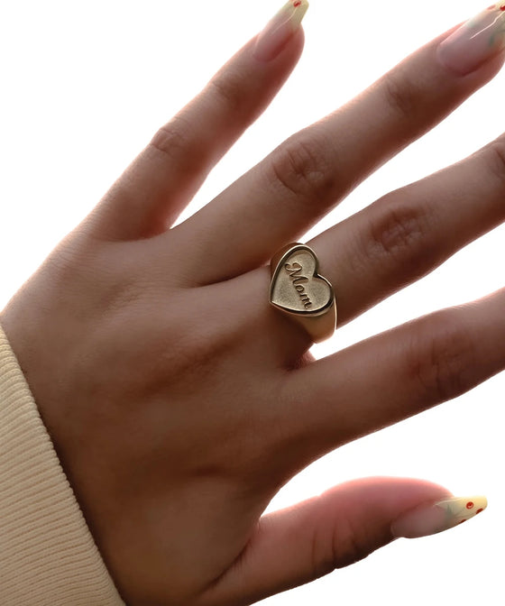 THE MOM HEART SIGNET RING