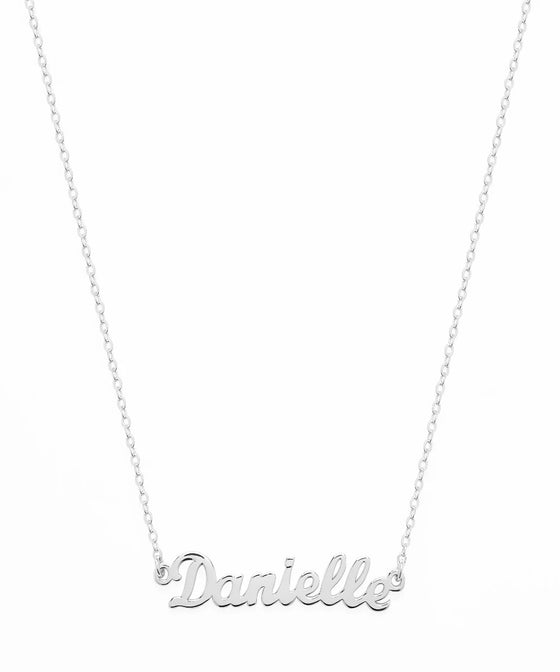 THE NAMEPLATE NECKLACE