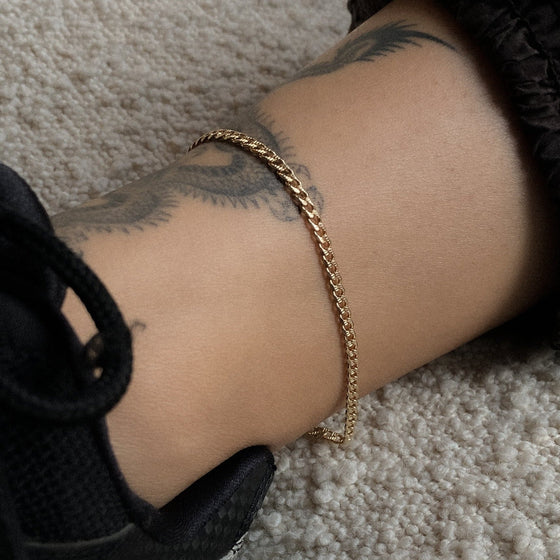 THE CURB ANKLET